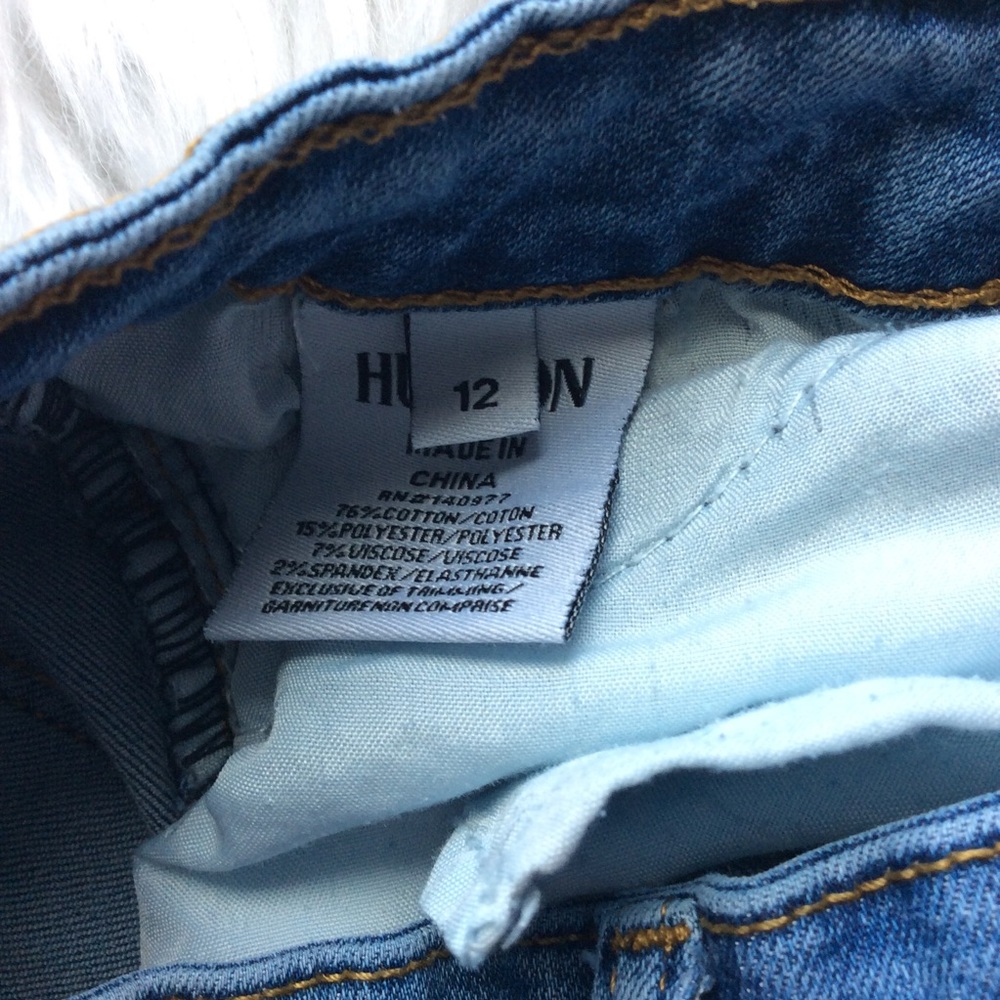 HUDSON Girl’s High Rise Distressed Shorts - Picture 9 of 9